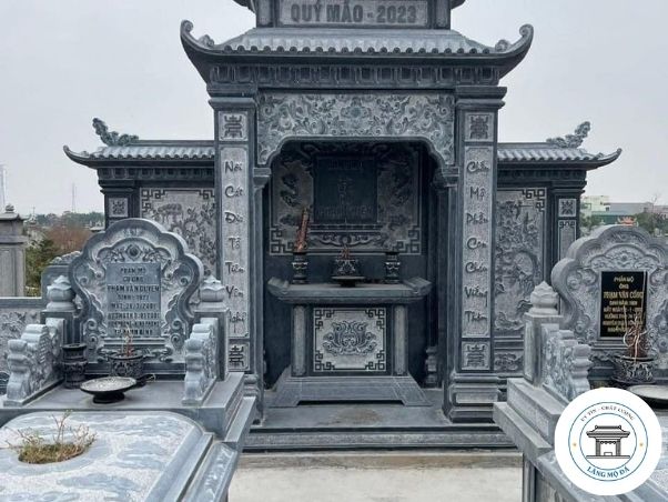 Lăng Thờ Đá Hai Mái Chất Liệu Đá Xanh Đen